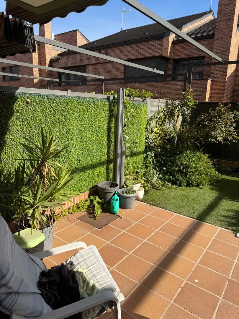 Garten von Haus oder Chalet zum Verkauf in Meco mit Klimaanlage, Heizung und Terrasse