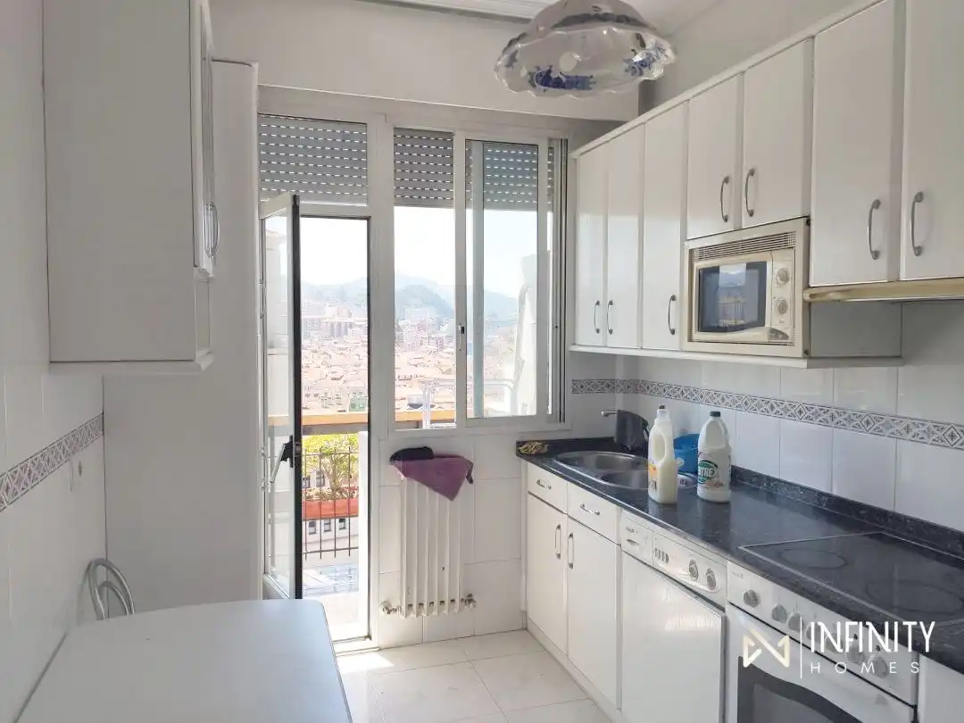 Cocina de Piso de alquiler en Bilbao  con Calefacción y Terraza