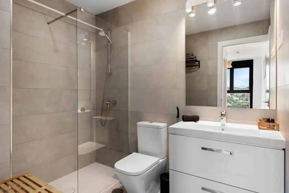 Bany de Apartament en venda en Málaga amb Aire condicionat, Calefacció i Moblat