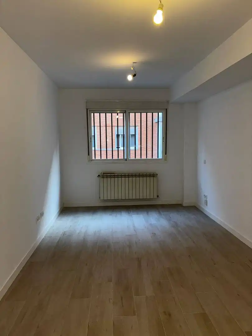 Dormitori de Pis en venda en Carabanchel