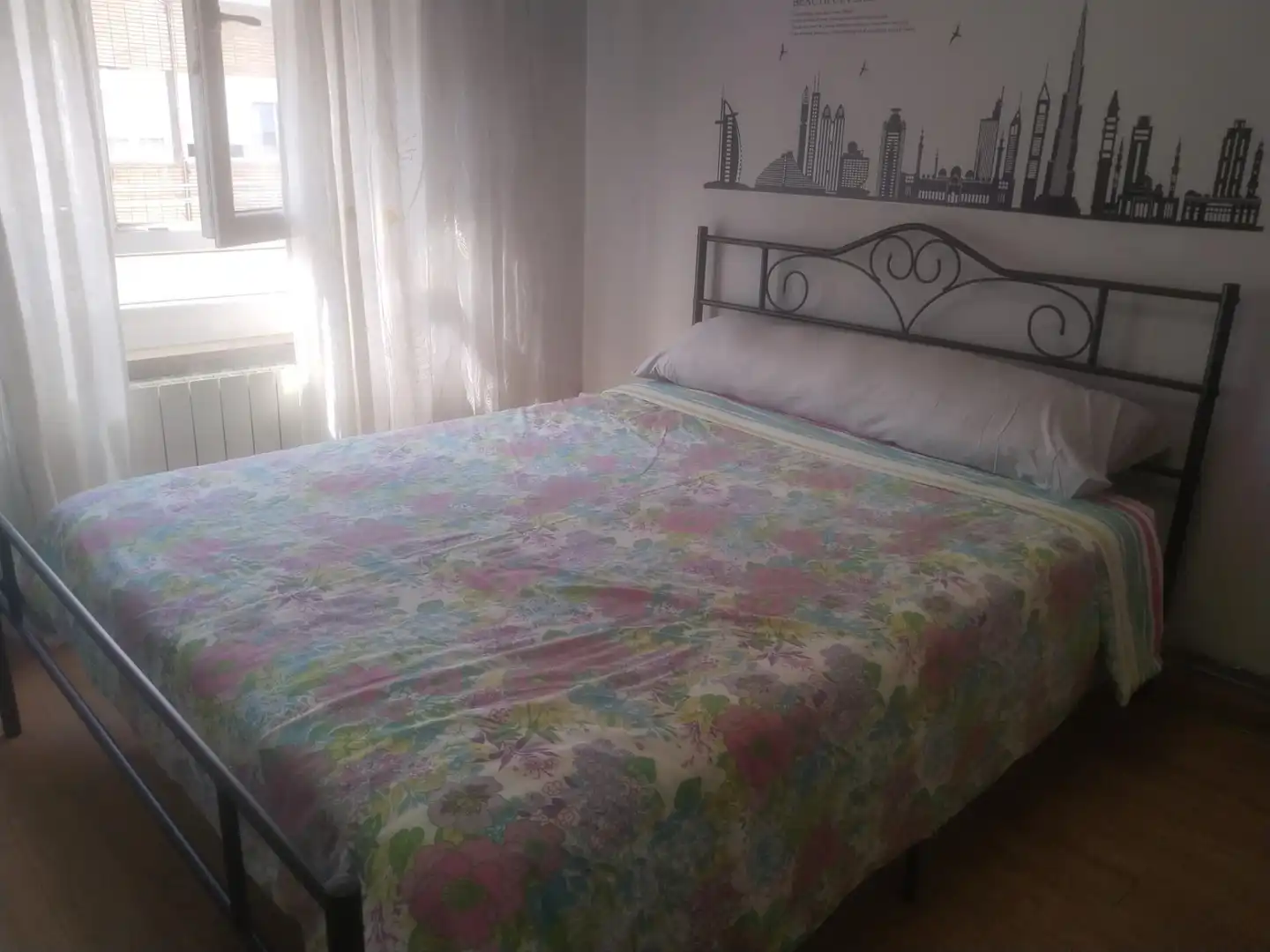 Habitación de Piso de alquiler en Inmobiliaria - Barreda
