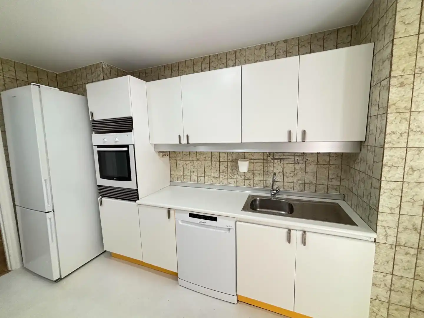 Kitchen of Flat for rent in Madrid  with Air Conditioner, Heating and Private garden