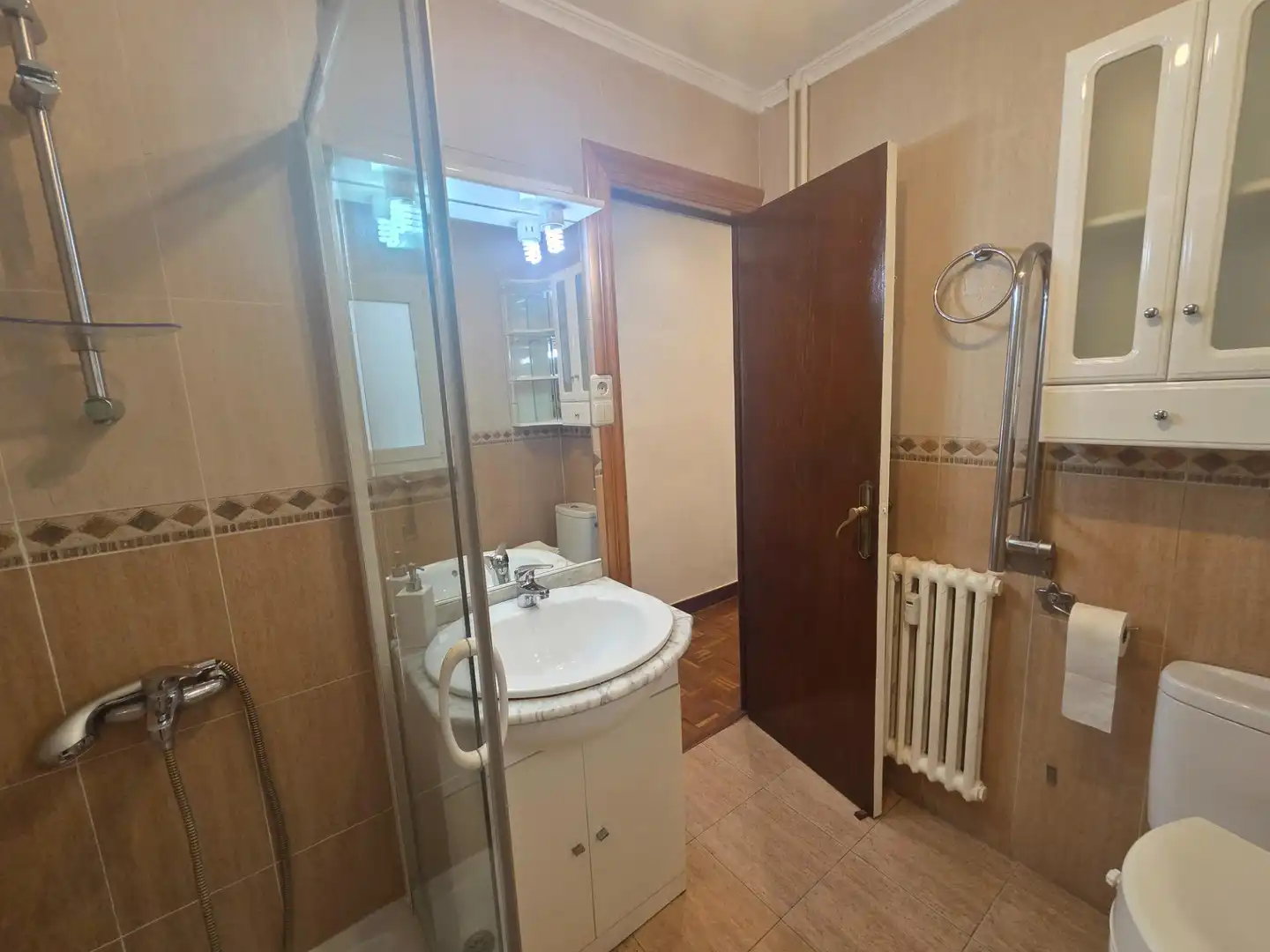 Badezimmer von Wohnung zum Verkauf in  Pamplona / Iruña mit Heizung