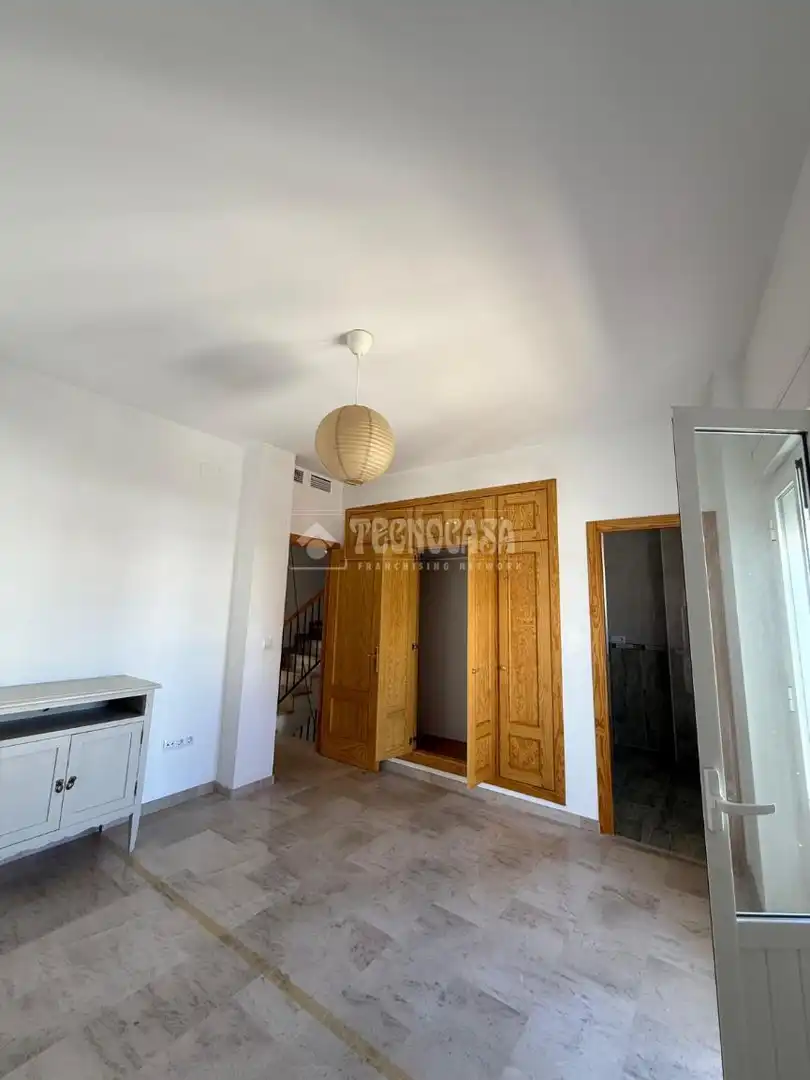 Detached homes for rent in Villamanrique de la Condesa