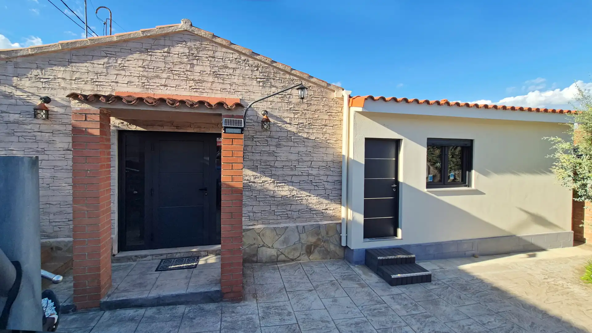 Vista exterior de Casa o chalet en venta en Rubí con Aire acondicionado, Calefacción y Jardín privado
