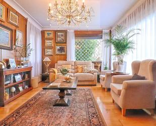 Sala d'estar de Casa o xalet en venda en Irun  amb Terrassa