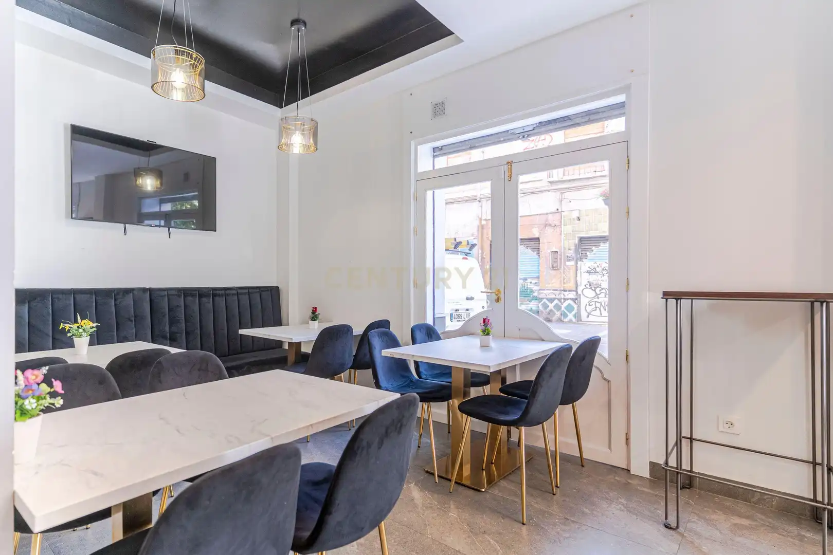 Comedor de Local en traspaso en Granada con Aire acondicionado