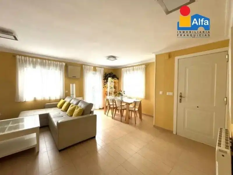 Sala d'estar de Casa o xalet en venda en Cáceres amb Aire condicionat, Calefacció i Traster