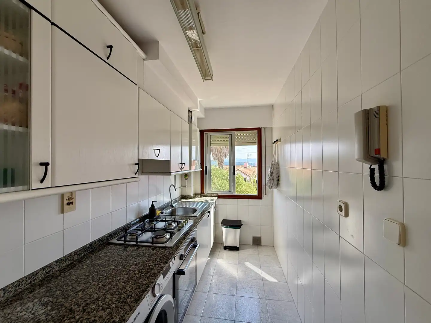 Kitchen of Flat for sale in O Grove    with Storage room, Furnished and Oven