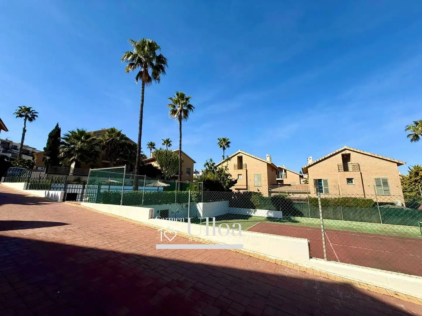 Vista exterior de Casa o xalet en venda en Alicante / Alacant amb Aire condicionat, Calefacció i Jardí privat