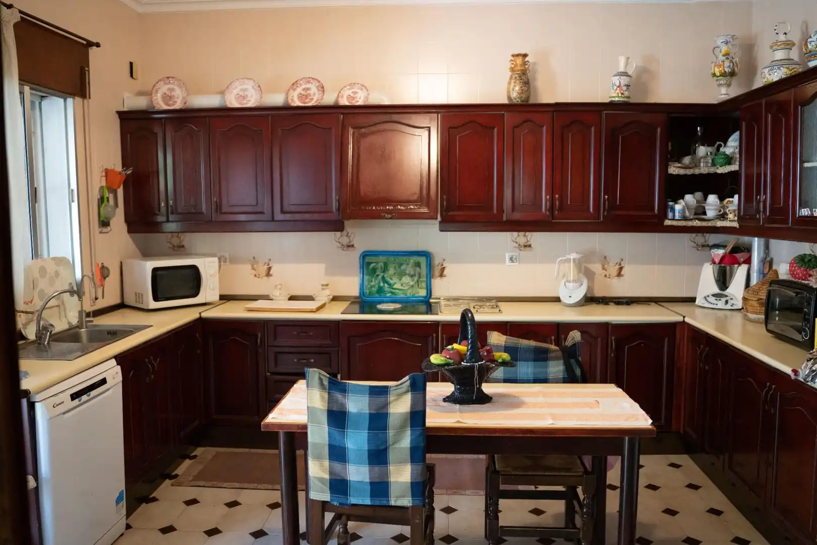 Kitchen of Houses for sale in Gines  with Air Conditioner, Heating and Private garden