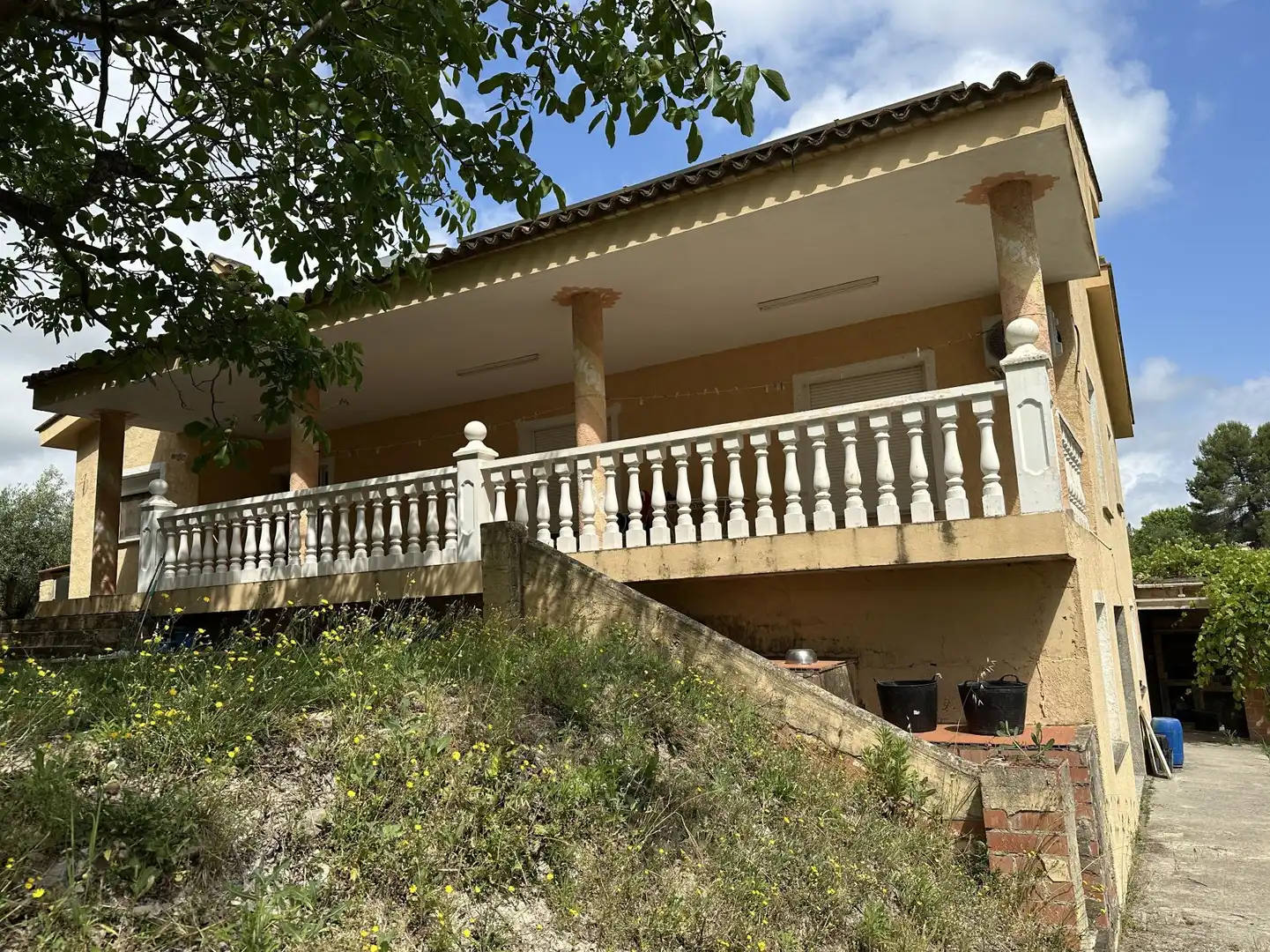 Außenansicht von Haus oder Chalet zum Verkauf in Ontinyent mit Klimaanlage, Heizung und Privatgarten