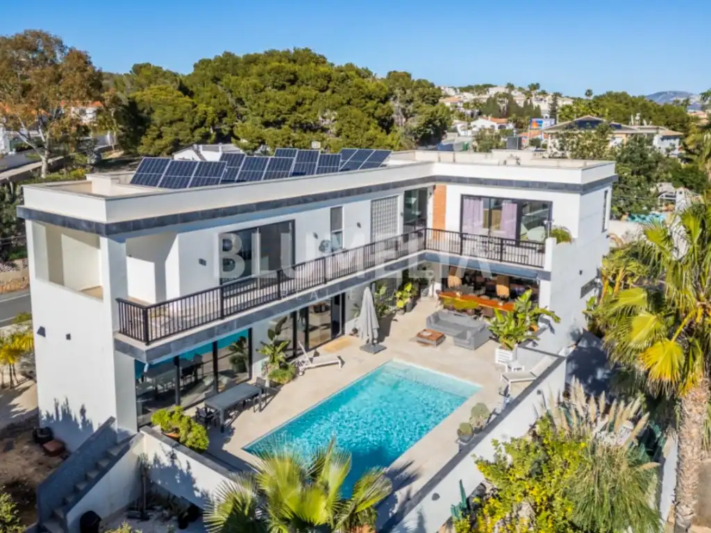 Casa con piscina en venta en Partida Calalga