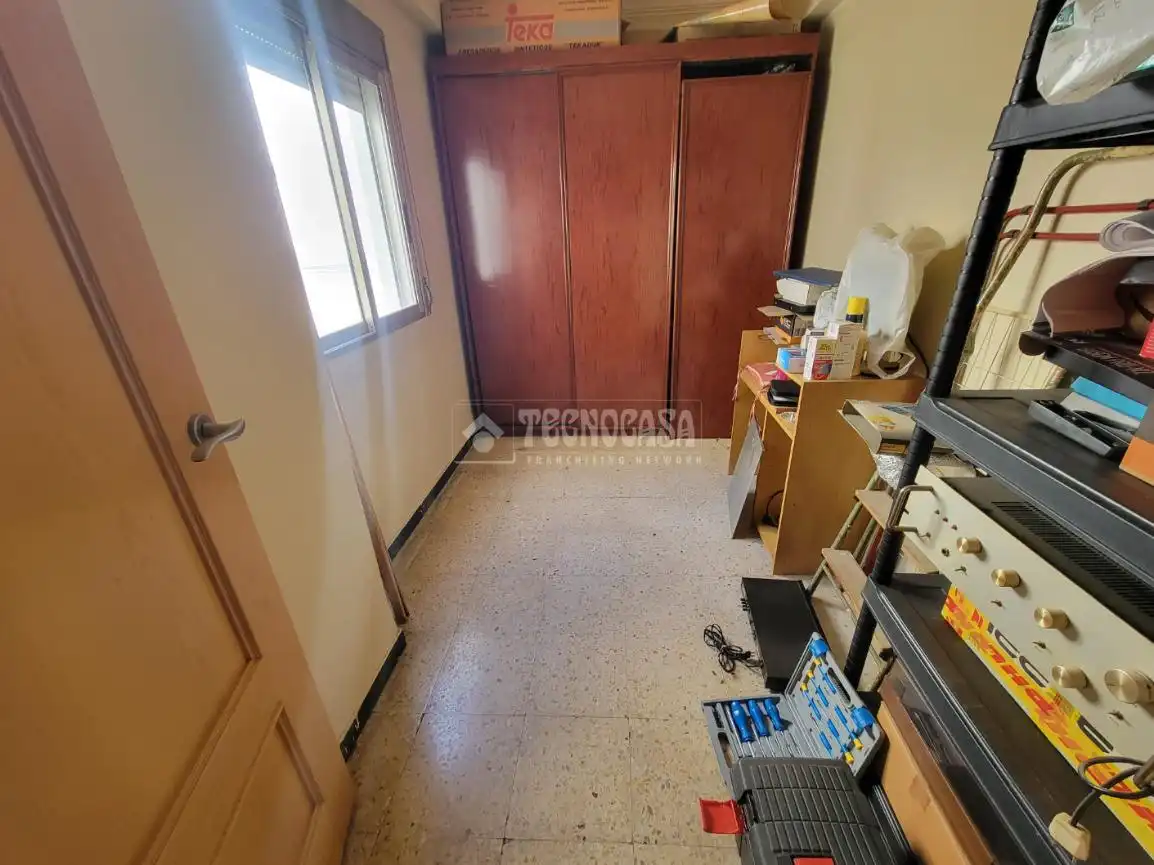 Flat for sale in Zaragoza  with Air Conditioner