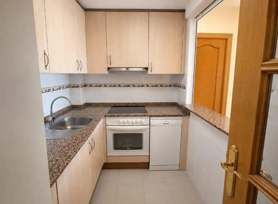 Cocina de Piso en venta en La Puebla de Alfindén con Calefacción, Terraza y Trastero