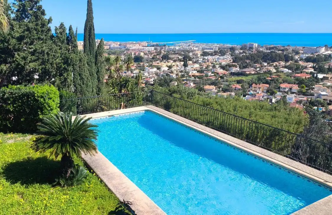 Villa con piscina in vendita a El Montgó, imagen 2