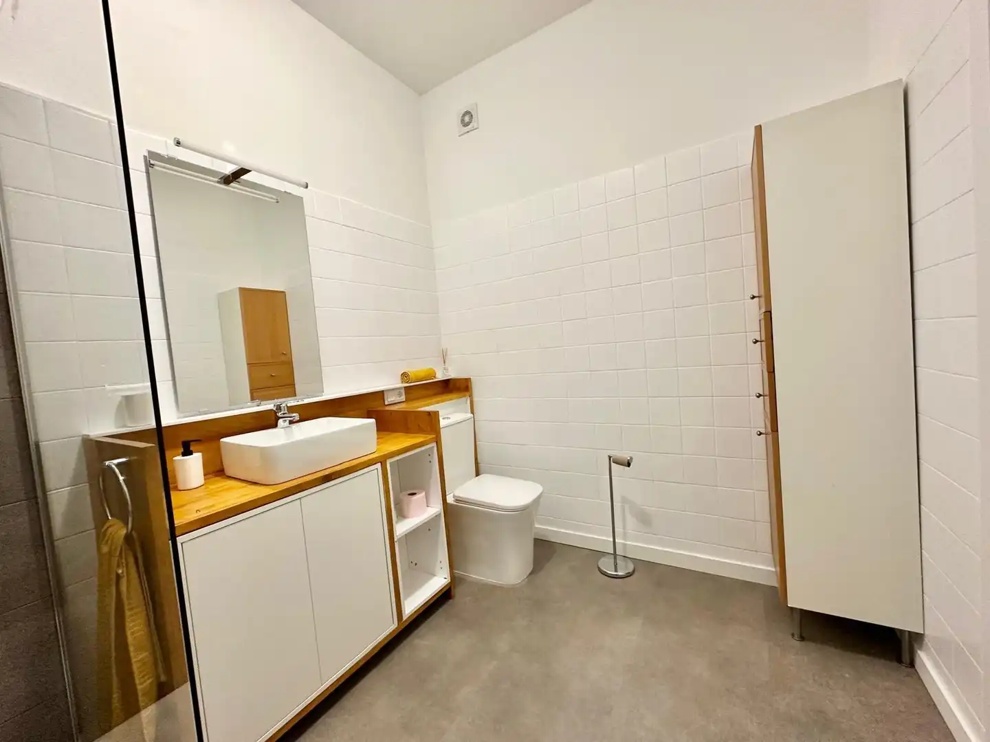 Badezimmer von Wohnung zur untervermieten in L'Hospitalet de Llobregat mit Klimaanlage, Heizung und Terrasse