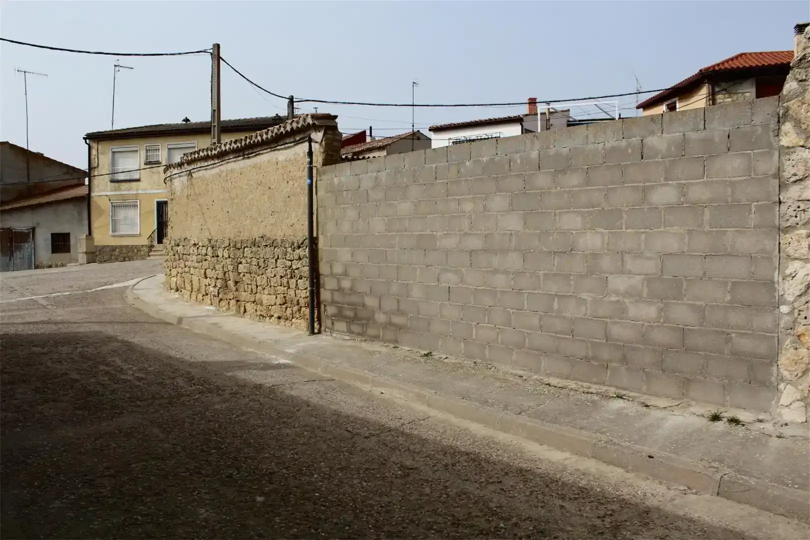 Vista exterior de Terreno en venta en Valdenebro de los Valles