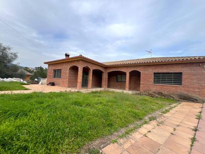 Vista exterior de Casa o xalet en venda en Sant Celoni amb Calefacció i Jardí privat