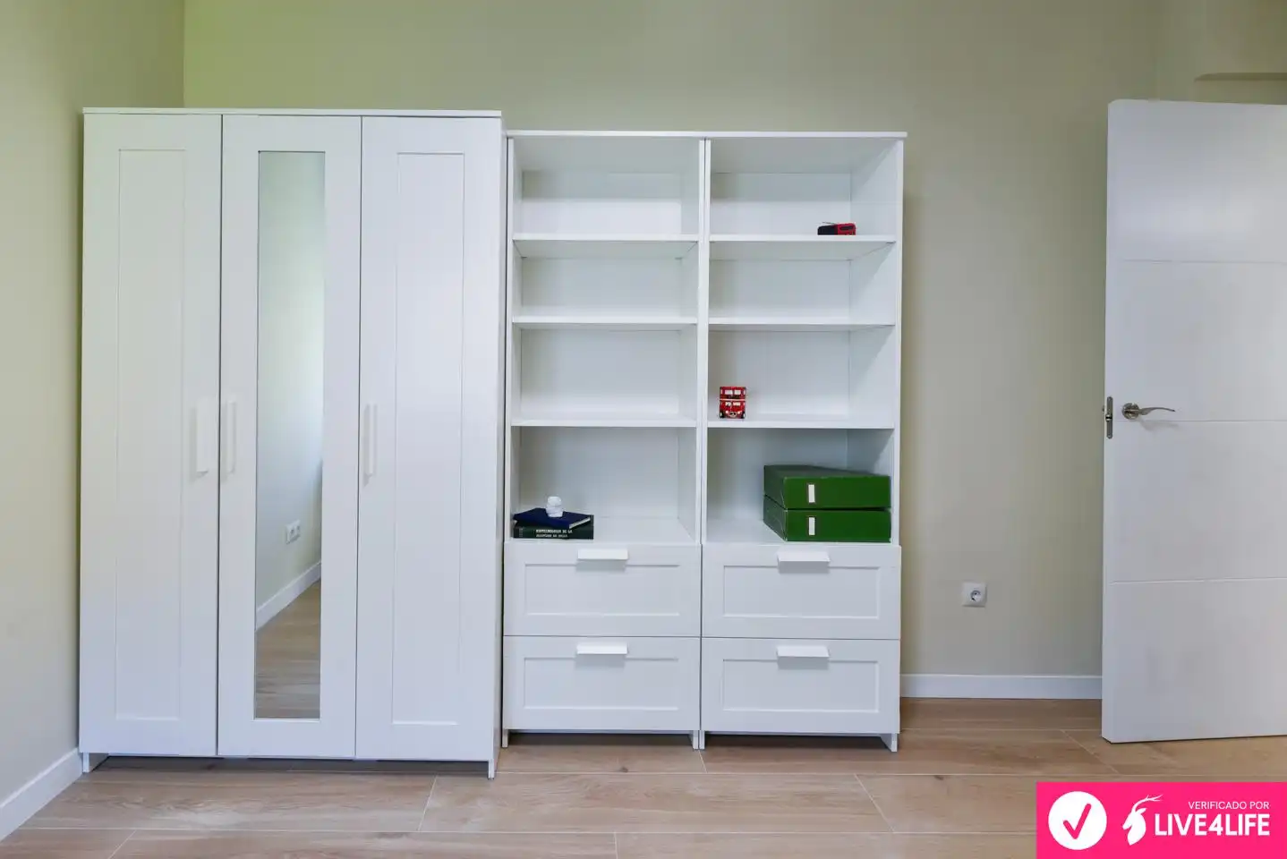 Bedroom of Flat for rent in Sevilla  with Air Conditioner, Furnished and Balcony