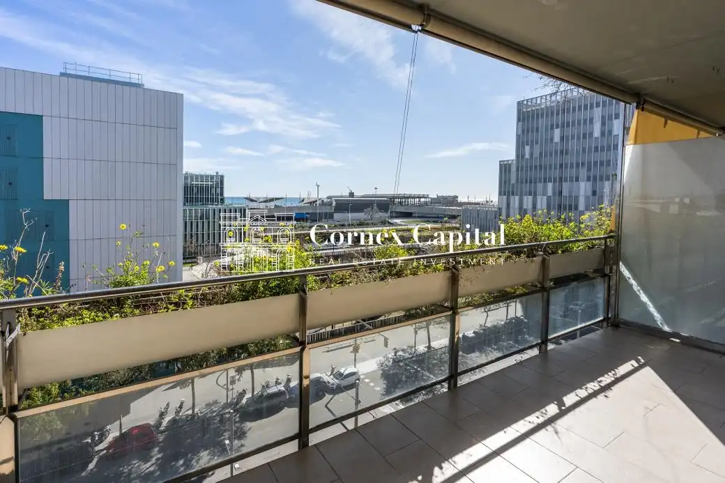 Terrasse von Wohnung zum Verkauf in Barcelona mit Klimaanlage, Heizung und Privatgarten