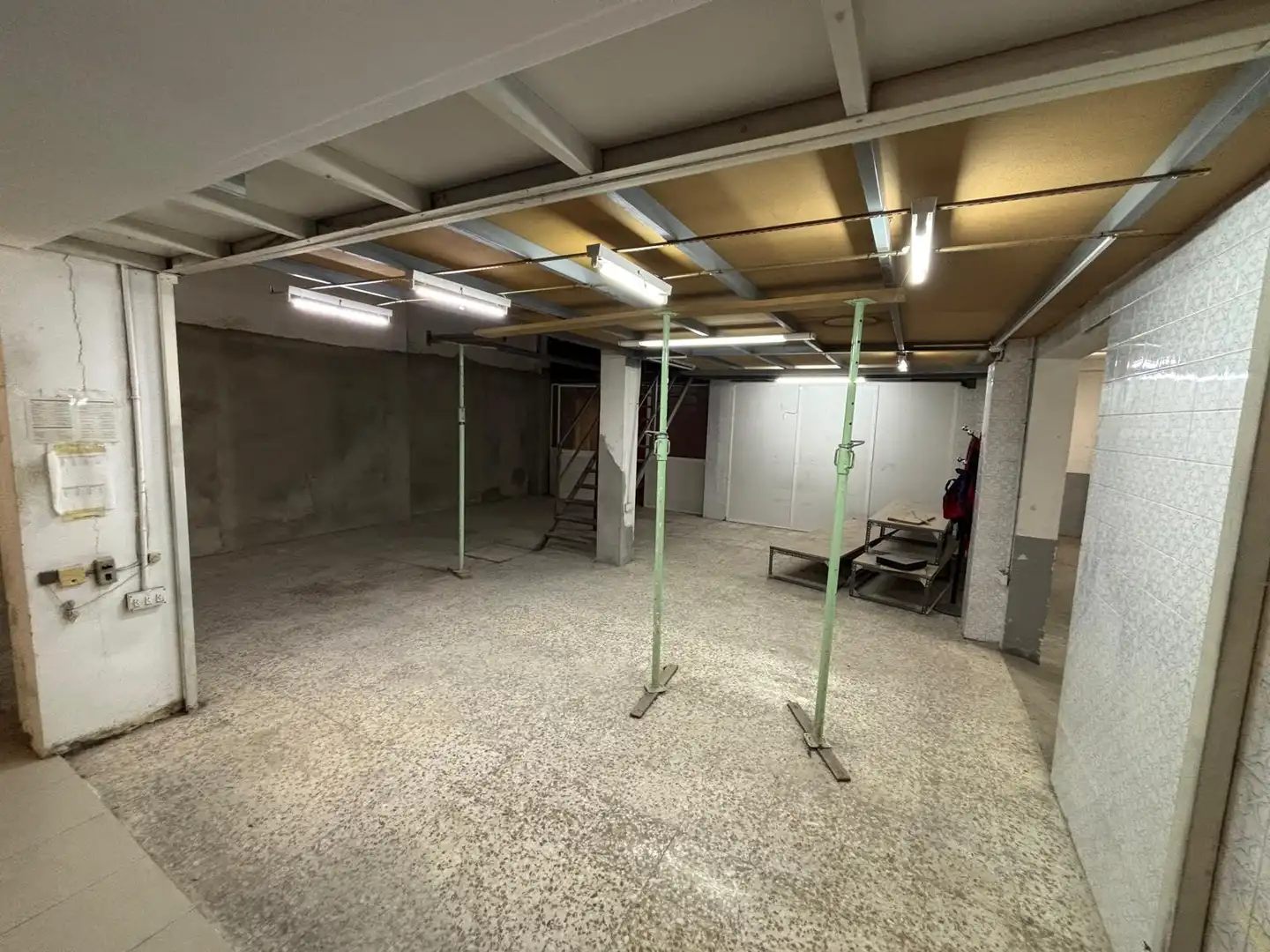 Gewerbefläche zum Verkauf in Calle José María de Pereda, imagen 7