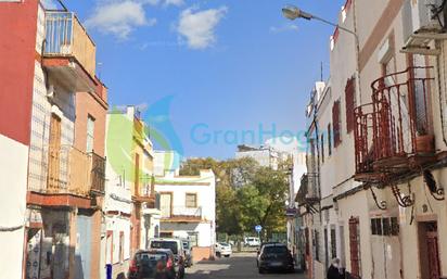 Vista exterior de Casa o xalet en venda en  Sevilla Capital amb Terrassa