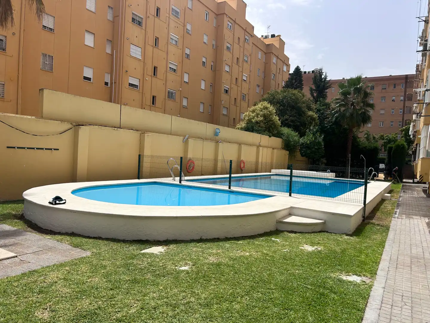 Piscina de Ático en venta en Sevilla con Aire acondicionado, Terraza y Trastero