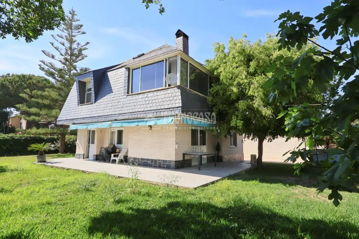 Vista exterior de Casa o chalet en venta en Canet d'En Berenguer con Aire acondicionado, Jardín privado y Terraza