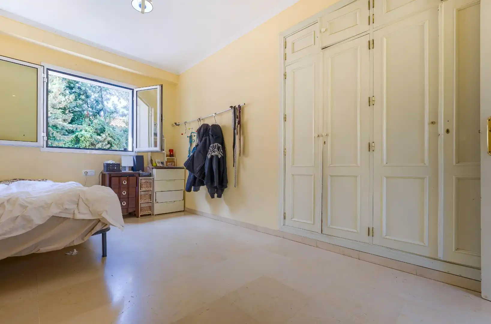 Habitación de Casa o chalet en venta en Bormujos con Aire acondicionado, Calefacción y Jardín privado