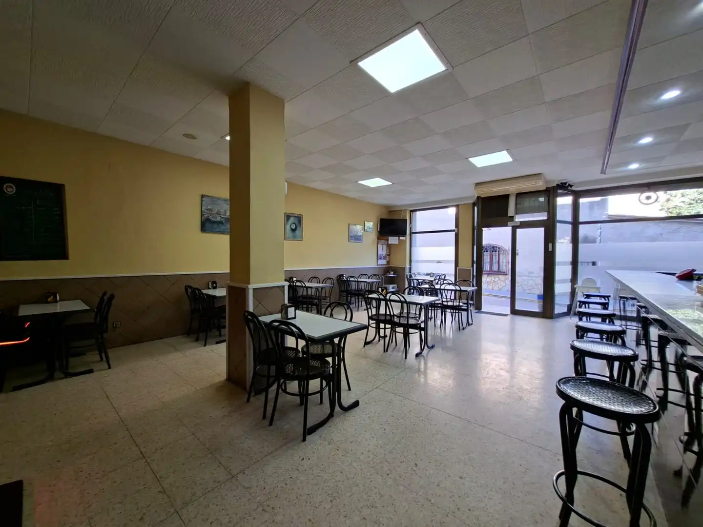 Commercial properties for sale in Llinars del Vallès  with Air Conditioner, Heating and Furnished