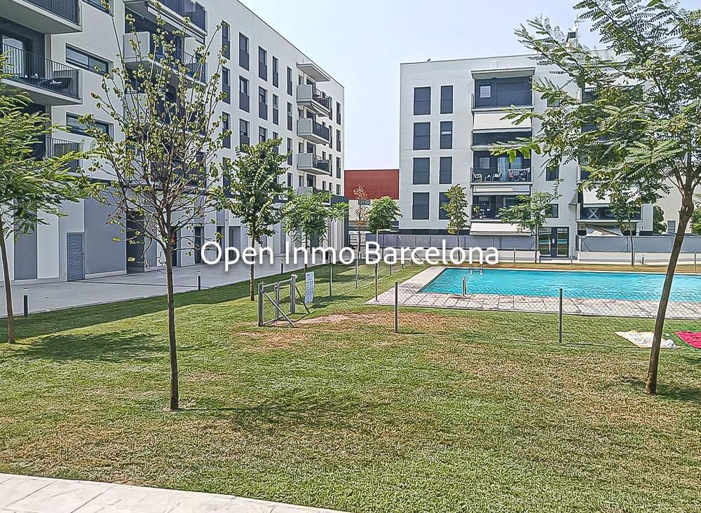 Vista exterior de Pis en venda en Sant Pere de Ribes amb Aire condicionat, Calefacció i Jardí privat