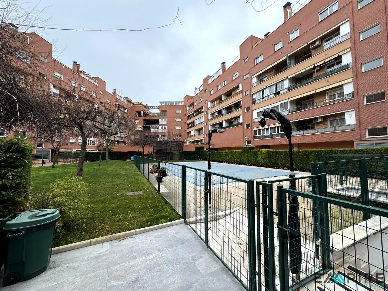 Vista exterior de Dúplex en venta en Parla con Aire acondicionado, Calefacción y Terraza