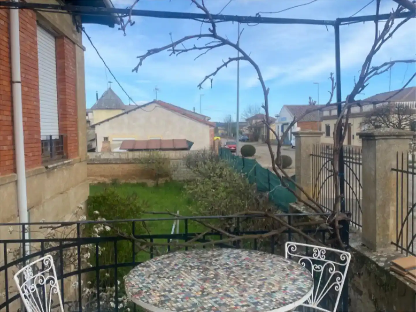 Vista exterior de Casa o xalet en venda en Astorga amb Jardí privat, Traster i Moblat