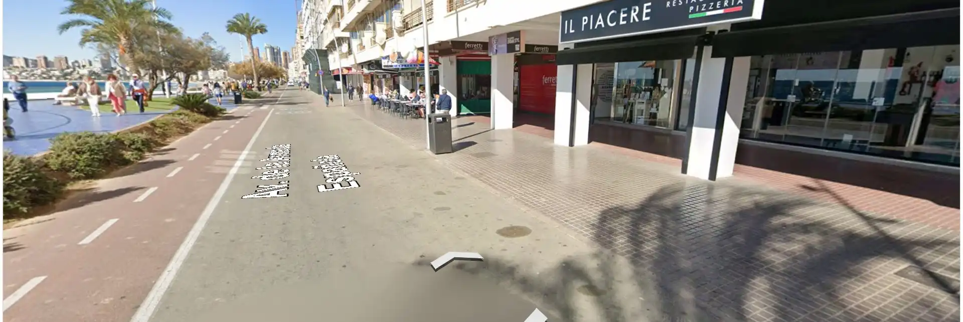 Vista exterior de Local de alquiler en Benidorm