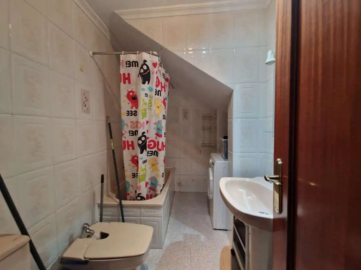 Bany de Apartament de lloguer en Salamanca amb Calefacció i Moblat