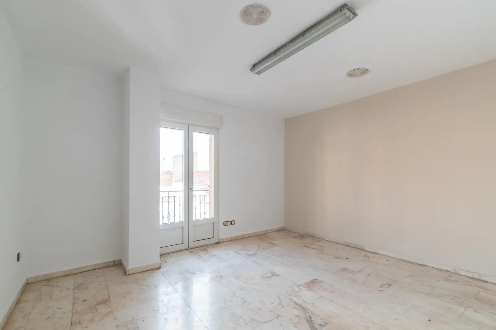 Wohnung zum Verkauf in Armilla mit Klimaanlage, Heizung und Terrasse