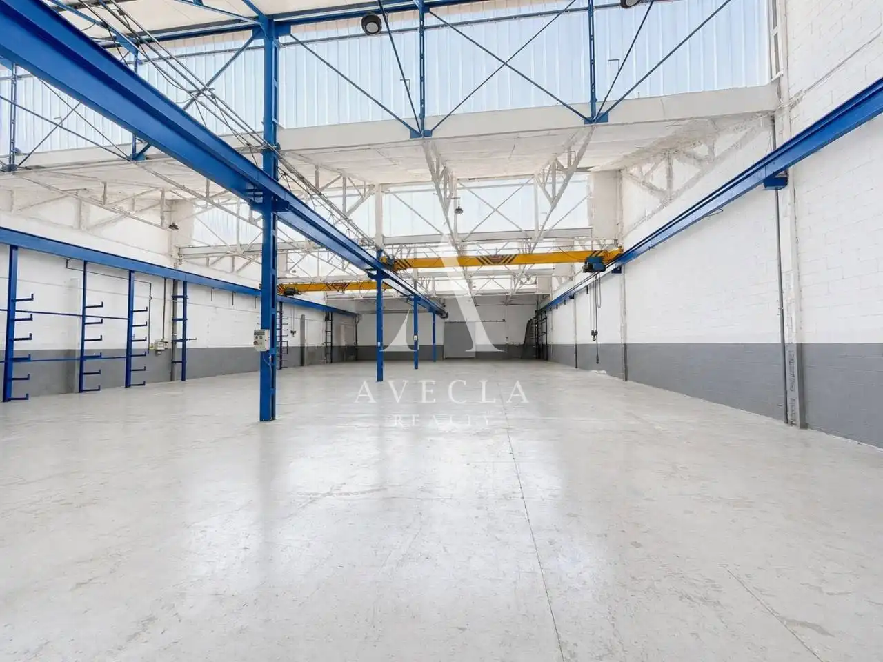 Vista exterior de Nave industrial de alquiler en Cornellà de Llobregat