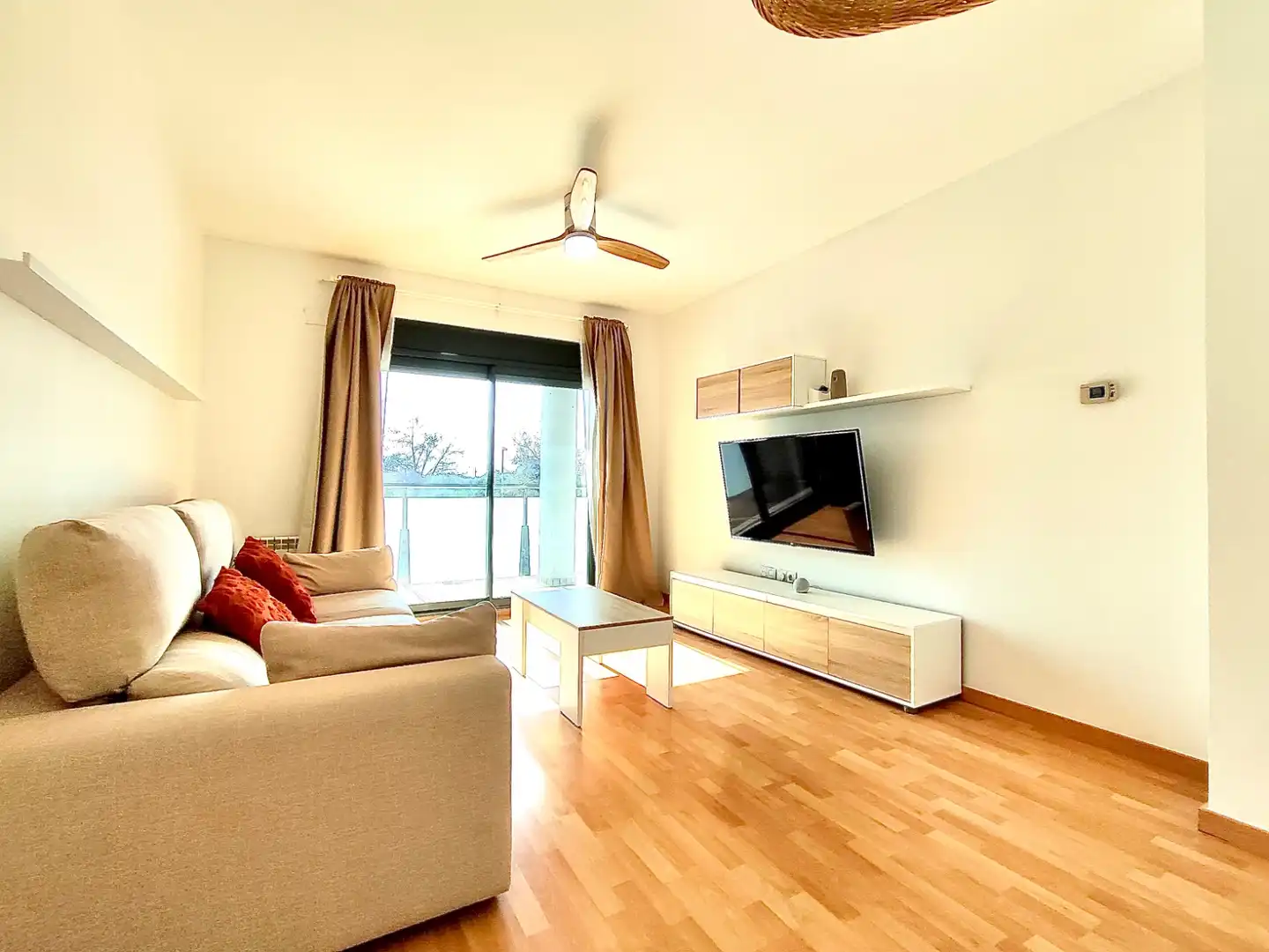 Living room of Flat for sale in Vila-seca  with Air Conditioner, Heating and Parquet flooring