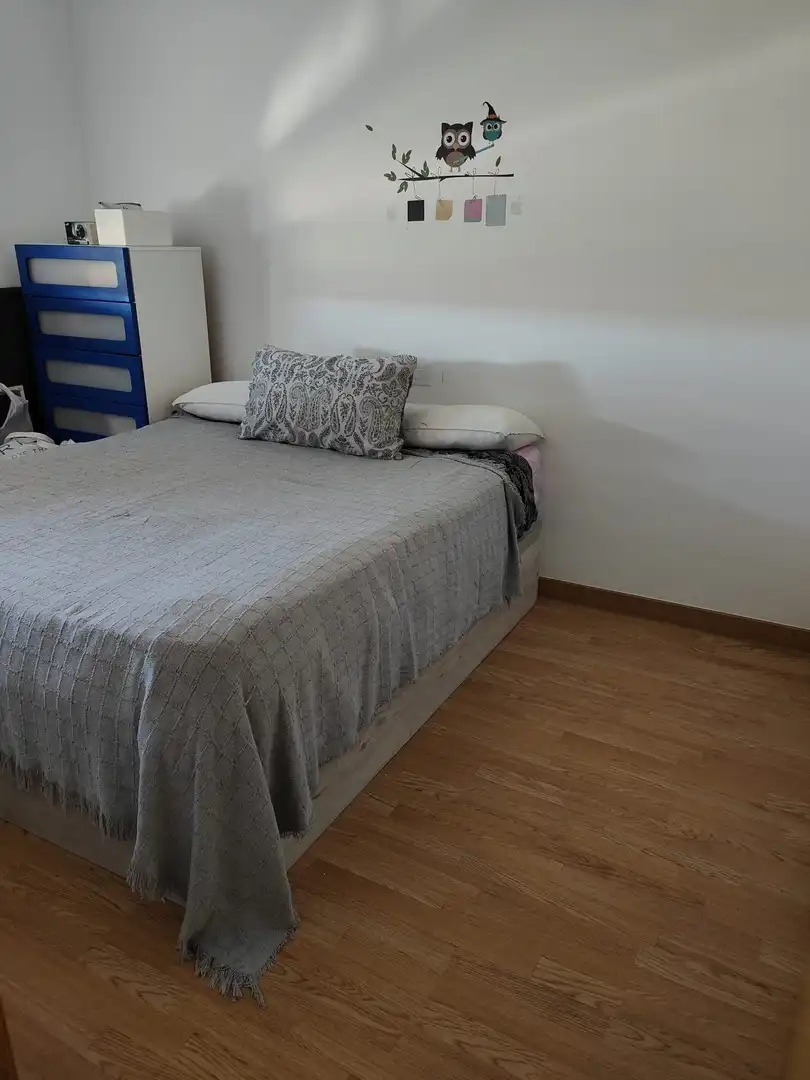 Habitación de Casa adosada en venta en Cabezamesada con Calefacción, Parquet y Piscina
