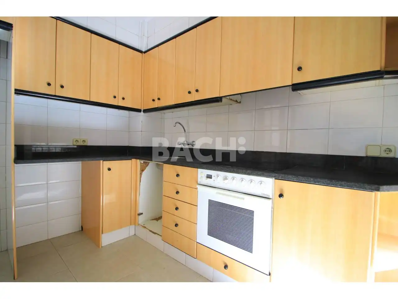 Kitchen of Flat for sale in Vic  with Heating and Balcony