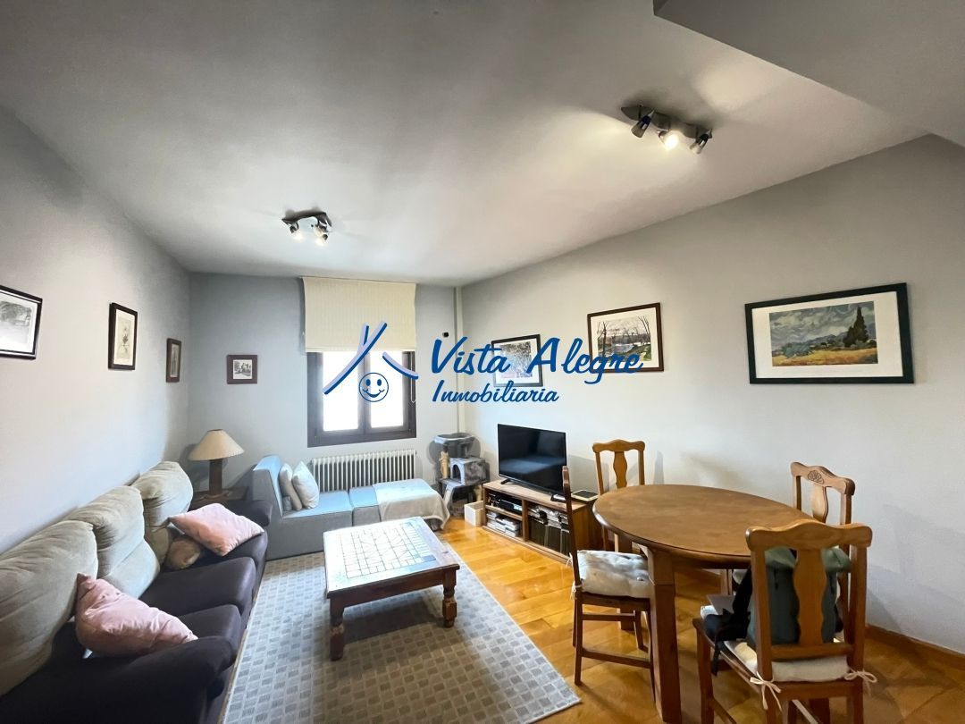 Sala d'estar de Pis en venda en Haro amb Calefacció, Moblat i Balcó