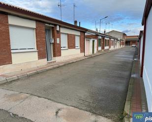 Vista exterior de Casa o xalet en venda en Pedrajas de San Esteban amb Jardí privat, Terrassa i Traster