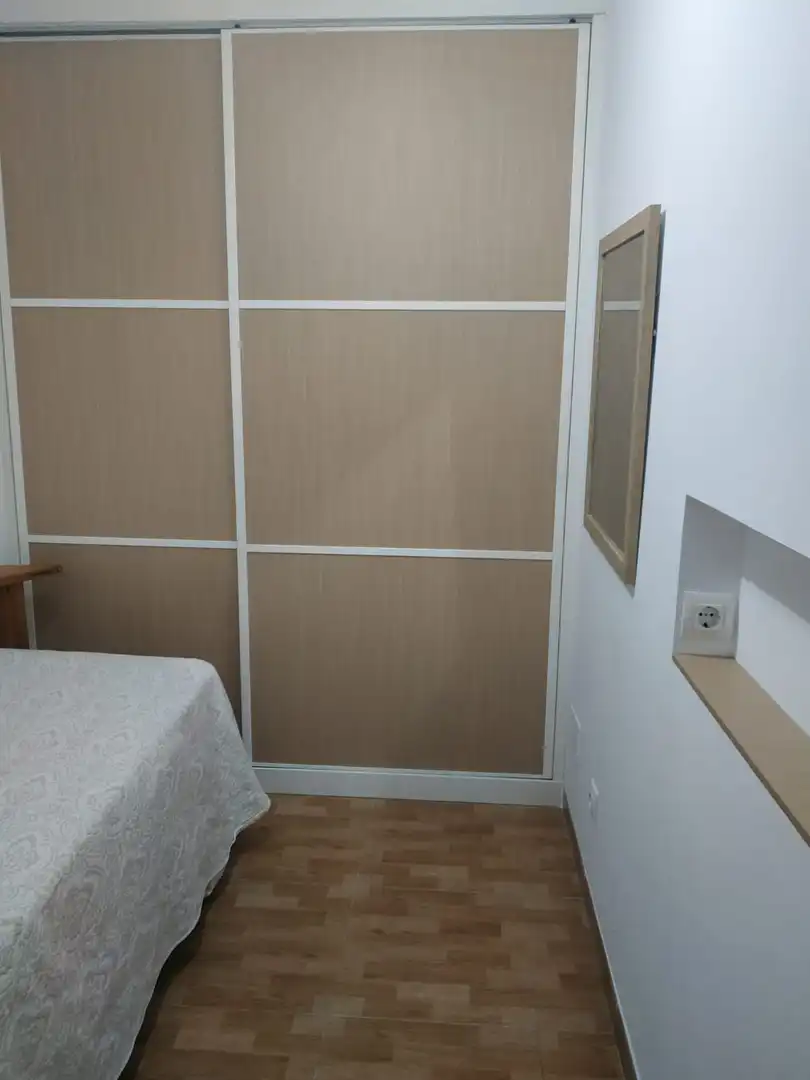 Habitación de Apartamento de alquiler en Algeciras con Amueblado y Piscina comunitaria