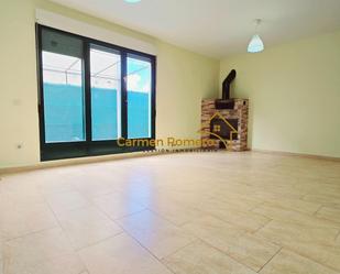 Living room of Duplex for sale in Babilafuente  with Heating, Terrace and Alarm