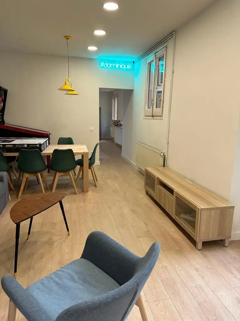 Menjador de Pis per a compartir en Lleida amb Aire condicionat, Calefacció i Parquet