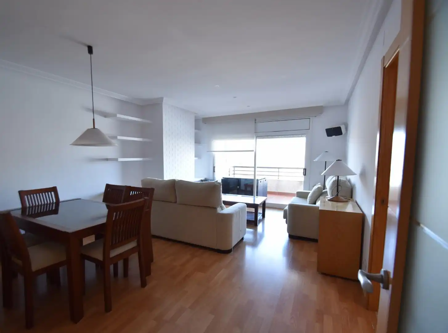 Sala de estar de Piso de alquiler en Vilanova i la Geltrú con Aire acondicionado, Amueblado y Balcón