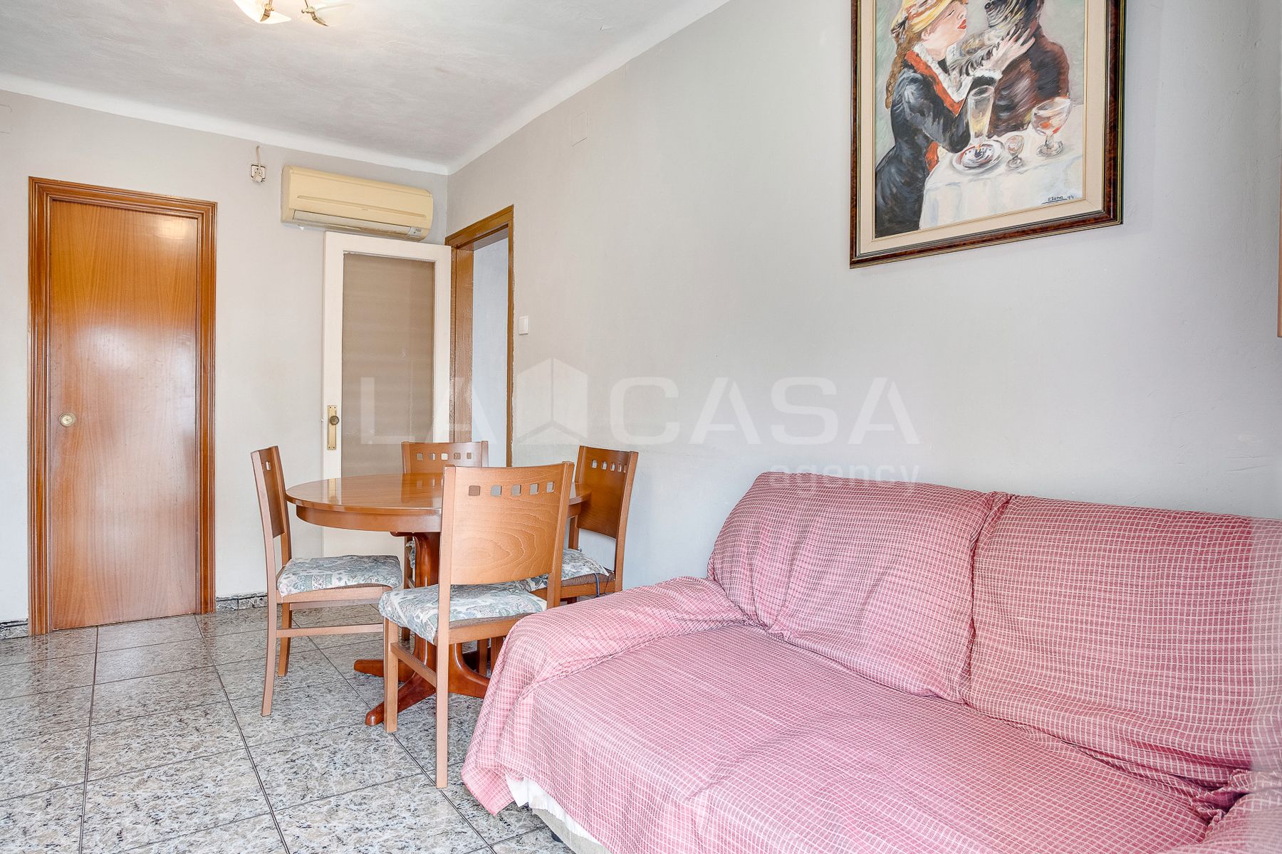 Sala d'estar de Pis en venda en L'Hospitalet de Llobregat amb Balcó