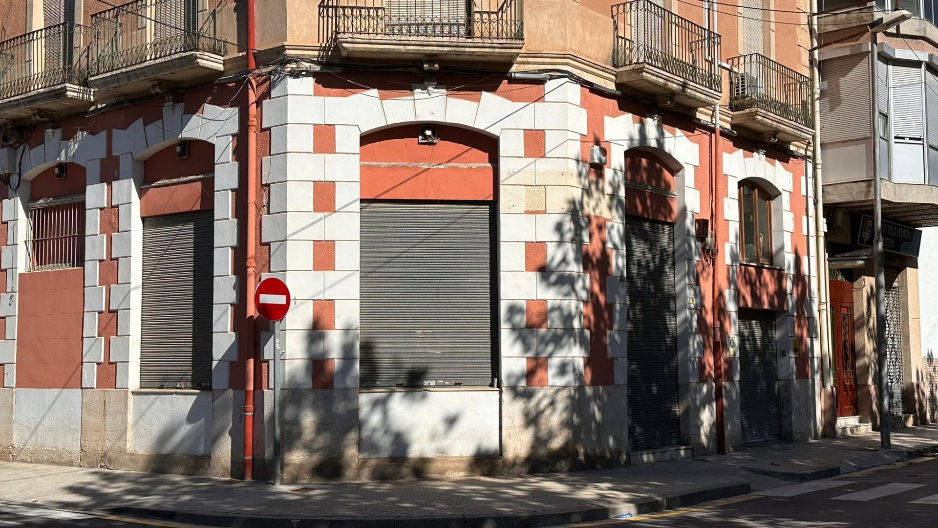 Vista exterior de Local de lloguer en Tortosa