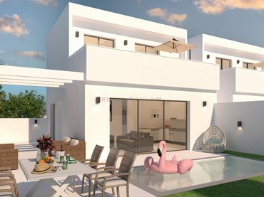 Chalet con piscina en venta en Orihuela Costa